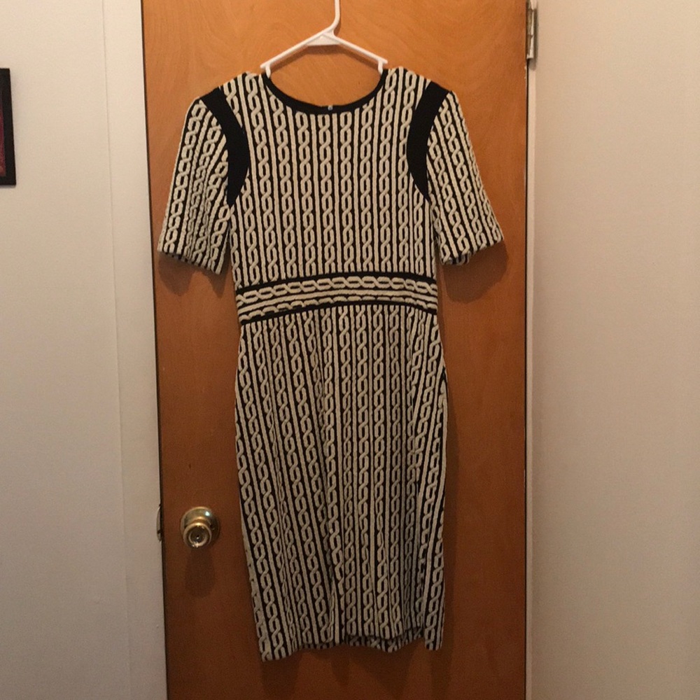 Gabby Skye Size 4 Dress